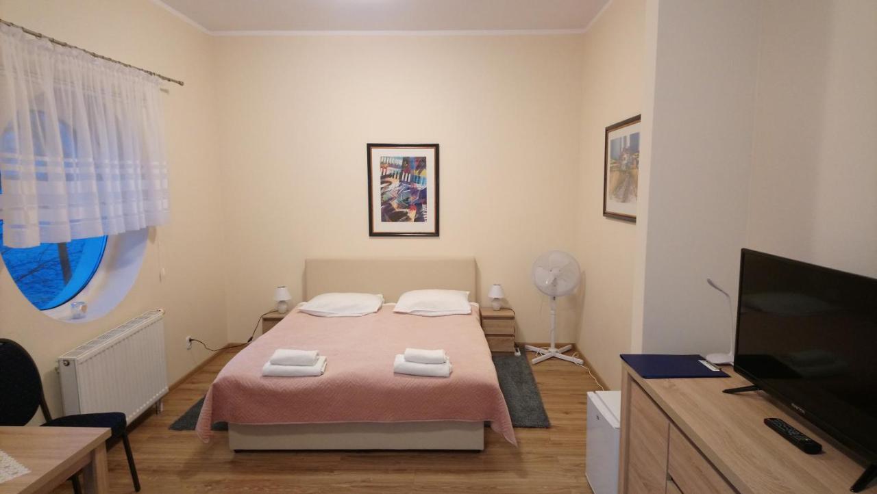 Hotel Mikorzyn Ślesin Esterno foto