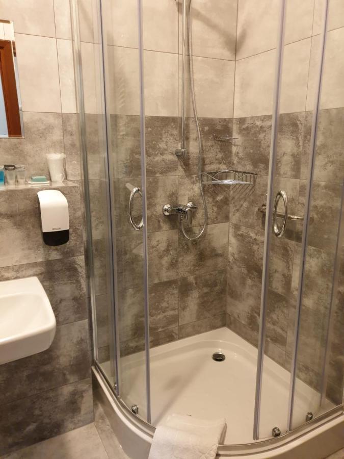 Hotel Mikorzyn Ślesin Esterno foto