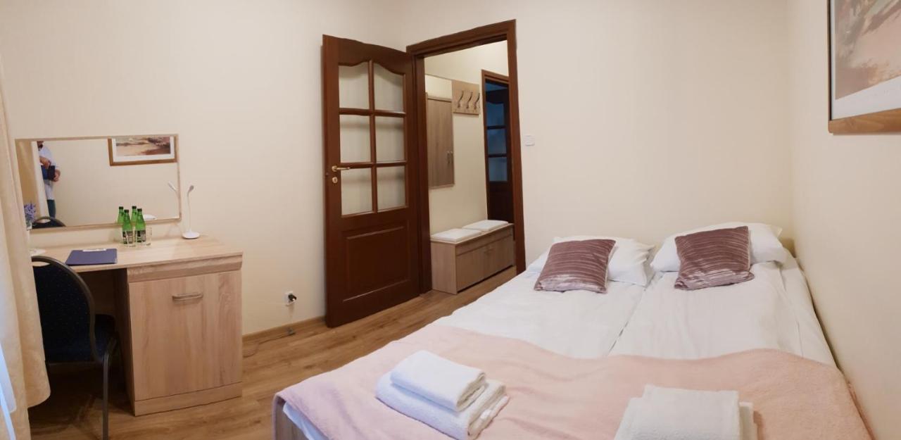 Hotel Mikorzyn Ślesin Esterno foto