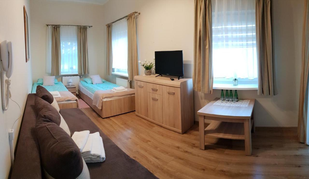 Hotel Mikorzyn Ślesin Esterno foto